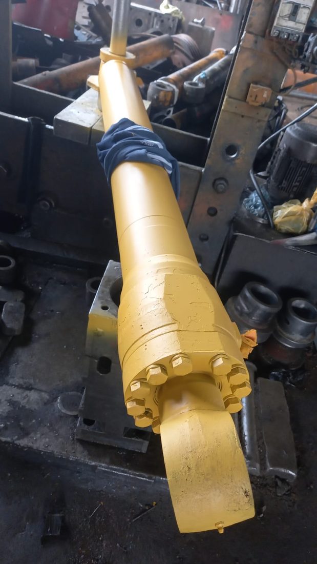 UCME Hydraulic Cylinder Department project photograph